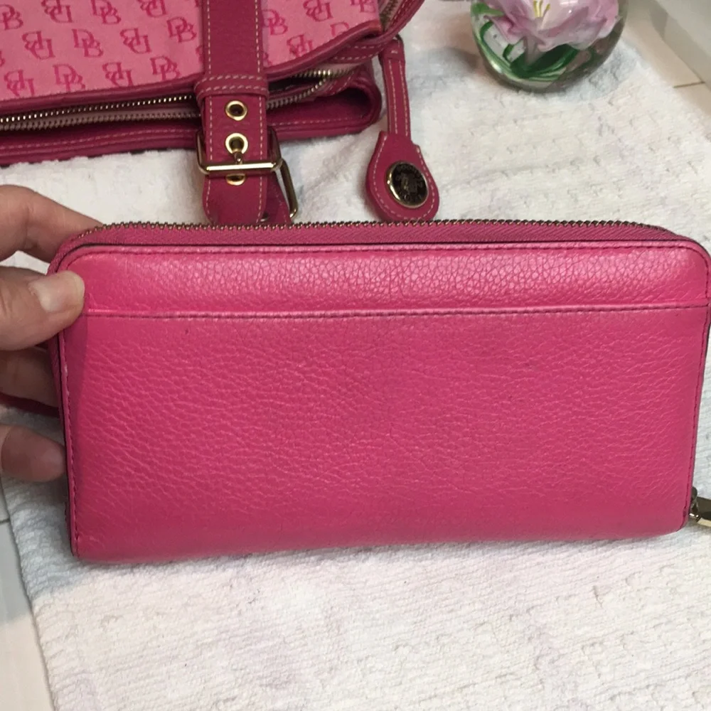Women’s Pink Leather Zip Wallet - Unbranded
